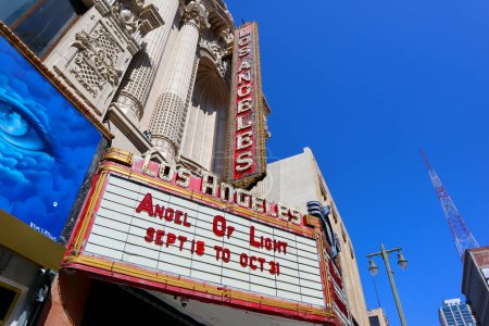 Téléchargez les photos : Los Angeles, Californie 9 octobre 2023 : The Los Angeles Theatre, théâtre historique au 615 S. Broadway dans le quartier historique de Broadway Theater dans le centre-ville de Los Angeles - en image libre de droit