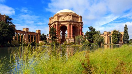 Téléchargez les photos : San Francisco, Californie 21 octobre 2023 : Détail du Palais des Beaux-Arts - en image libre de droit