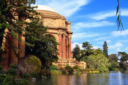 Téléchargez les photos : San Francisco, Californie 21 octobre 2023 : Détail du Palais des Beaux-Arts - en image libre de droit
