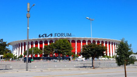 Foto de Inglewood (Los Ángeles), California 6 de noviembre de 2023: KIA FORUM (The Forum), un Arena cubierta polivalente ubicado en 3900 W. Manchester Blvd. Inglewood - Imagen libre de derechos