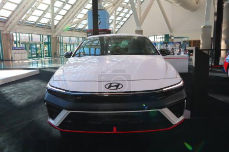 Téléchargez les photos : Los Angeles, Californie 17 novembre 2023 : Hyundai ELANTRA N au 2023 Los Angeles Auto Show. Le Salon de l'auto de LA est l'un des principaux salons de l'automobile en Amérique du Nord - en image libre de droit