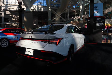 Téléchargez les photos : Los Angeles, Californie 17 novembre 2023 : Hyundai ELANTRA N au 2023 Los Angeles Auto Show. Le Salon de l'auto de LA est l'un des principaux salons de l'automobile en Amérique du Nord - en image libre de droit