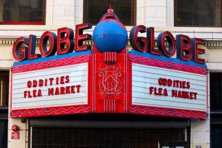 Téléchargez les photos : Los Angeles, California  October 11, 2023: GLOBE Theatre, historic Theatre at 740 S. Broadway in the historic Broadway Theater District in Downtown Los Angeles - en image libre de droit