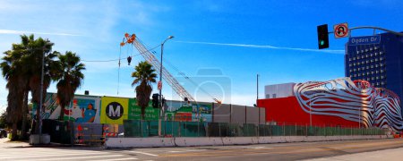 Téléchargez les photos : Los Angeles, California  December 10, 2023: view of Wilshire-Fairfax Metro D Line extension under construction, slated to open in 2025 - en image libre de droit