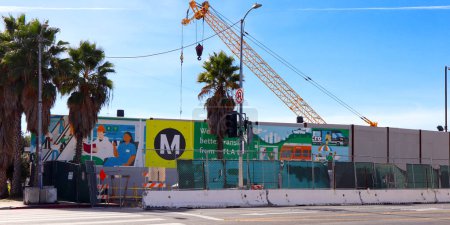 Téléchargez les photos : Los Angeles, California  December 10, 2023: view of Wilshire-Fairfax Metro D Line extension under construction, slated to open in 2025 - en image libre de droit