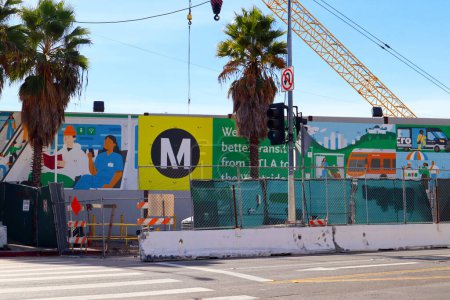 Foto de Los Angeles, California  December 10, 2023: view of Wilshire-Fairfax Metro D Line extension under construction, slated to open in 2025 - Imagen libre de derechos