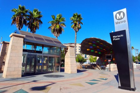 Téléchargez les photos : Los Angeles, Californie 6 Octobre 2023 : Mariachi Plaza Metro Rail E Line Station, situé dans le quartier Boyle Heights, Los Angeles - en image libre de droit