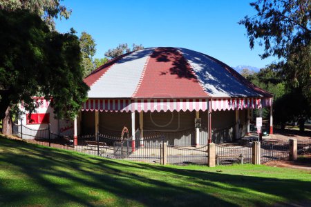 Téléchargez les photos : Los Angeles, Californie 1 Novembre 2023 : Griffith Park Merry-Go-Round, Carrousel historique situé au 4730 Crystal Springs Dr, Los Angeles - en image libre de droit