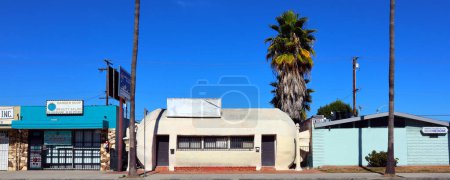 Foto de Los Ángeles, California Octubre 30, 2023: El Edificio Tamale, una arquitectura programática construida en 1929, ubicada en 6421 Whittier Blvd, East Los Angeles - Imagen libre de derechos