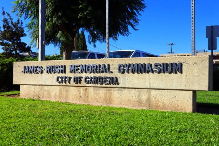 Foto de Los Ángeles, California 13 de octubre de 2023: City of GARDENA James Rush Memorial Gymnasium sign at 1651 West 162nd St, Gardena - Imagen libre de derechos