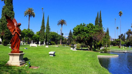Téléchargez les photos : Los Angeles, Californie - 16 octobre 2023 : Hollywood Forever Cemetery, le dernier lieu de repos de centaines de légendes hollywoodiennes et le centre culturel le plus dynamique situé au 6000 Santa Monica Blvd - en image libre de droit