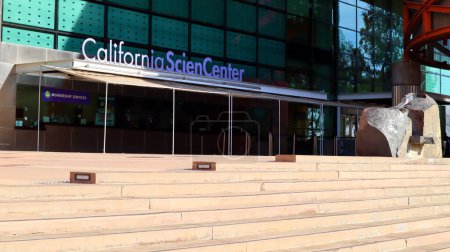 Foto de Los Ángeles, California - 4 de noviembre de 2023: California Science Center Museum, ScienCenter, located at 700 Exposition Park Dr., Los Angeles - Imagen libre de derechos