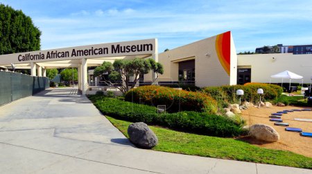 Foto de Los Ángeles, California - 4 de noviembre de 2023: CAAM California African American Museum in Exposition Park, Los Ángeles - Imagen libre de derechos