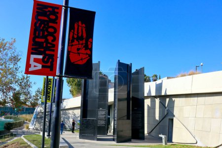 Téléchargez les photos : Los Angeles (Californie) - 22 novembre 2023 : Musée de l'Holocauste LA situé au 100 The Grove Dr, Los Angeles - en image libre de droit