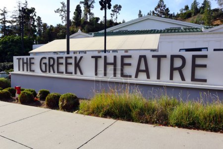 Téléchargez les photos : Los Angeles, Californie - 11 décembre 2023 : L'amphithéâtre grec situé à Griffith Park au 2700 N. Vermont Avenue, Los Angeles - en image libre de droit