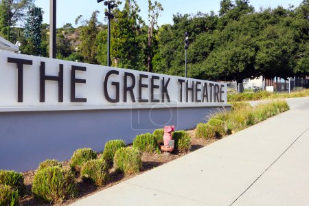 Foto de Los Ángeles, California - 11 de diciembre de 2023: El anfiteatro de teatro griego ubicado en Griffith Park en 2700 N. Vermont Avenue, Los Ángeles - Imagen libre de derechos