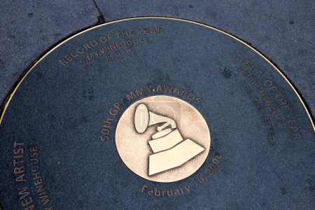 Foto de Los Angeles, California - 7 de octubre de 2023: The Grammy Walk of Fame - 50th Grammy Awards 2008: AMY WINEHOUSE and HERBIE HANCOCK - Imagen libre de derechos