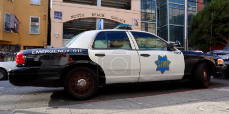 Foto de San Francisco, California - 25 de octubre de 2023: Departamento de Policía de San Francisco - Imagen libre de derechos
