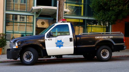 Téléchargez les photos : San Francisco, Californie - 25 octobre 2023 : SFPD San Francisco Police Department Car - en image libre de droit