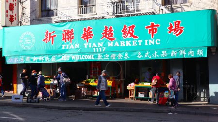 Téléchargez les photos : San Francisco, Californie - 25 octobre 2023 : vue sur Chinatown, quartier ethnique chinois du centre-ville de San Francisco - en image libre de droit