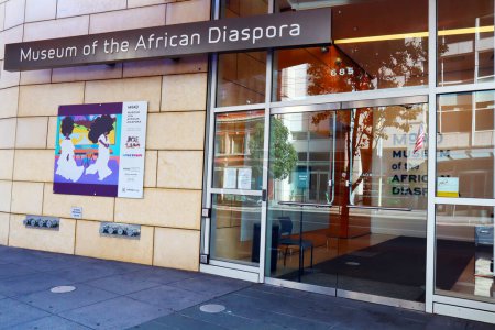 Foto de San Francisco, California - 23 de octubre de 2023: Museo MoAD de la Diáspora Africana ubicado en 685 Mission St, San Francisco - Imagen libre de derechos