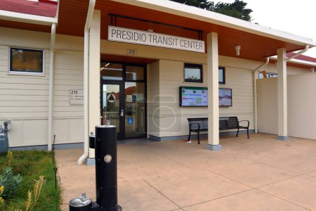 Foto de San Francisco, California - 24 de octubre de 2023: Presidio Transit Center, centro de transporte en el Presidio - Imagen libre de derechos