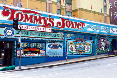 Téléchargez les photos : San Francisco, Californie - 20 octobre 2023 : Le célèbre restaurant historique TOMMY'S JOYNT a ouvert ses portes en 1947, situé au 1101 Geary Blvd, San Francisco - en image libre de droit