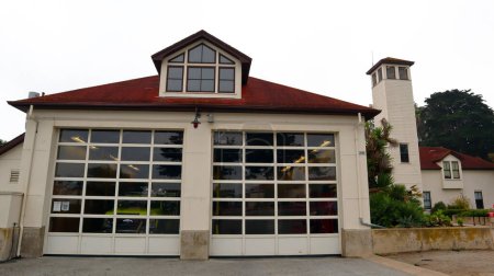 Téléchargez les photos : San Francisco, Californie - 24 octobre 2023 : Presidio Fire Department, situé dans le site du parc national Presidio à San Francisco - en image libre de droit