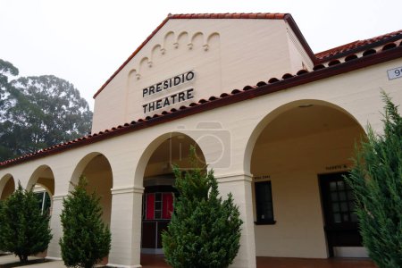 Foto de San Francisco, California - 24 de octubre de 2023: Teatro Presidio, ubicado en el sitio del Parque Nacional Presidio en San Francisco - Imagen libre de derechos