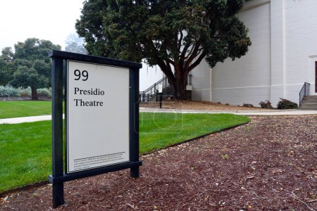Foto de San Francisco, California - 24 de octubre de 2023: Teatro Presidio, ubicado en el sitio del Parque Nacional Presidio en San Francisco - Imagen libre de derechos