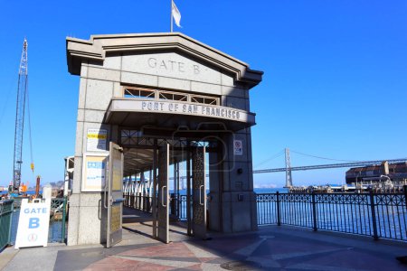 Téléchargez les photos : San Francisco, Californie - 23 octobre 2023 : Port de San Francisco, Porte B - en image libre de droit
