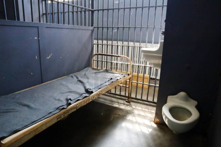Téléchargez les photos : Los Angeles, Californie - 5 mai 2024 ; prison pénitentiaire, vue à l'intérieur d'une cellule - en image libre de droit
