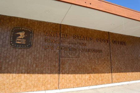 Foto de Los Ángeles, California - 7 de mayo de 2024: USPS United States Post Office, Sunset Station, Los Ángeles - Imagen libre de derechos