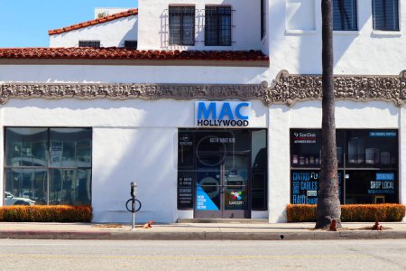 Téléchargez les photos : Hollywood, Los Angeles, Californie 7 Mai 2024 : Mac Hollywood Store se spécialise dans Wacom Cintiq, Lecteurs externes, Mac Réparations, Location, situé au 6613 Sunset Blvd, Hollywood - en image libre de droit