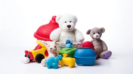 Téléchargez les photos : Jouet coloré divers pour les activités de bébé et amusant comme la poupée, voiture, animal et balle. - en image libre de droit