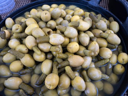 Téléchargez les photos : Olives with pepillo for sale in the market - en image libre de droit