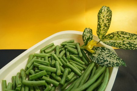 Téléchargez les photos : Green beans. One type of vegetable that contains lots of nutrients for the body, especially fiber content, various vitamins and minerals. - en image libre de droit