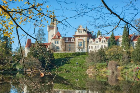 Téléchargez les photos : Park Pruhonice en tchèque - en image libre de droit