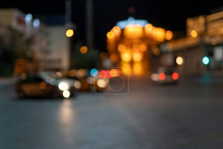 Foto de Noche ciudad calle luces fondo y calle luces borroso bokeh - Imagen libre de derechos
