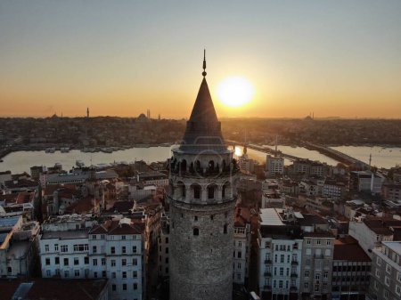 Téléchargez les photos : La Tour De Galata, istanbul Turquie - en image libre de droit