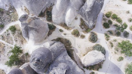 Téléchargez les photos : Vue aérienne par drone des roches en cappadoce, dinde sur fond de nature - en image libre de droit