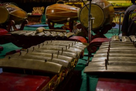 Foto de Primer plano Gamelan o bonang javanese música instrumental tradicional de indonesia. - Imagen libre de derechos