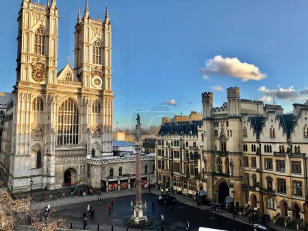 Téléchargez les photos : Westminster Abbey and The Attorney Generals Office, Central London.   London, England, January 15, 2020. - en image libre de droit
