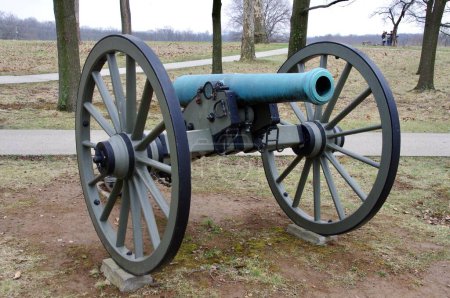 Téléchargez les photos : Cannon de guerre civile sur le champ de bataille de Gettysburg. Gettysburg, PA, États-Unis. 9 avril 2015. - en image libre de droit