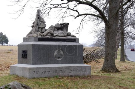 Téléchargez les photos : Monument au 116th Pennsylvania Infantry au champ de bataille de Gettysburg. Gettysburg, PA, États-Unis. 9 avril 2015. - en image libre de droit