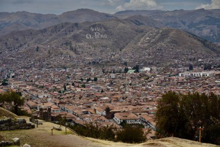 Téléchargez les photos : Vue d'Ariel de Cusco du Saqsaywaman (Sacsayhuamn) 15ème siècle Inca Citaldel. Cusco, Pérou, 7 octobre 2023. - en image libre de droit