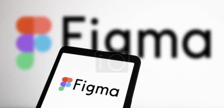 Foto de Dhaka, Bangladesh 15 de febrero de 2024: el logotipo de Figma se muestra en el teléfono inteligente. - Imagen libre de derechos