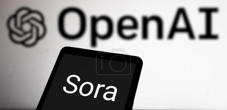 Téléchargez les photos : Dacca, Bangladesh- 17 février 2024 : Le logo OpenAI Sora AI est affiché sur smartphone. - en image libre de droit