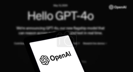 Foto de Dhaka, bangladesh- 16 Mayo 2024: OpenAI GPT-4o logotipo se muestra en el teléfono inteligente. - Imagen libre de derechos