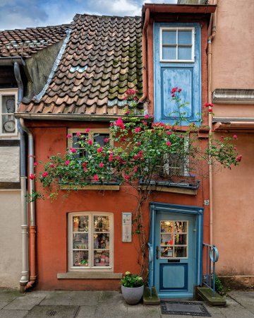 Téléchargez les photos : Cozy facade in Schnoor, Bremen, Germany - en image libre de droit